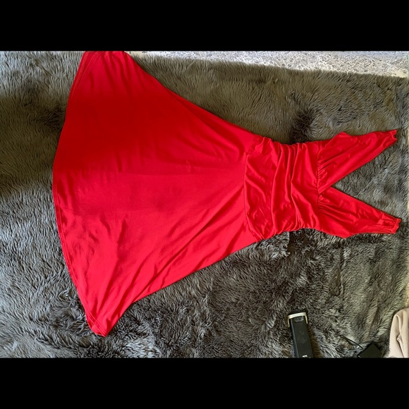 Stunning Red Dress - Picture 9 of 13